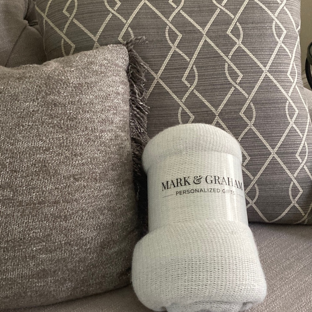 Mark & Graham ( Williams Sonoma Brand ) Soft Travel Throw